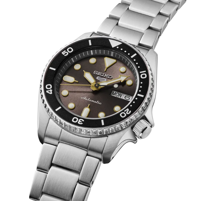 Seiko 5 Sports SKX “Street Stonewash” - 38 mm